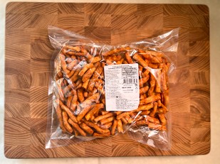 Чичарроны со вкусом сметаны и лука: Сыр копченый на ольхе с перцем 