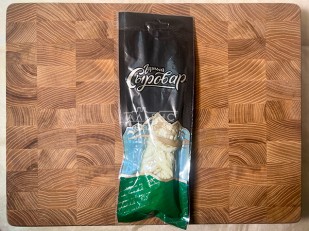 Сыр 60 гр ГОРНЫЙ СЫРОВАР (Балыковый): Сыр 100 гр ГОРНЫЙ СЫРОВАР (Косичка с укропом и чесноком)