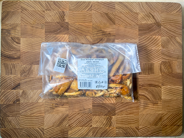 Сыр 150 гр ГОРНЫЙ СЫРОВАР (Ассорти копчёный с укропом и чесноком) в Домодедово