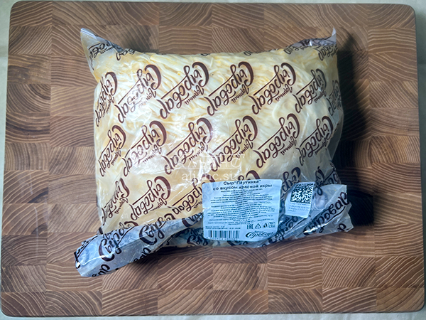 Сыр 1 кг ГОРНЫЙ СЫРОВАР (Паутинка со вкусом красной икры) в Домодедово