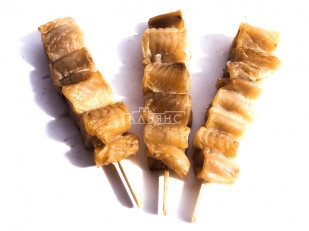 Сарган (рыба игла) холодного копчения: Шашлычок из сома холодного копчения